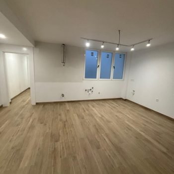 a9b37ff8-2784-482d-8783-1a02a63b08dd